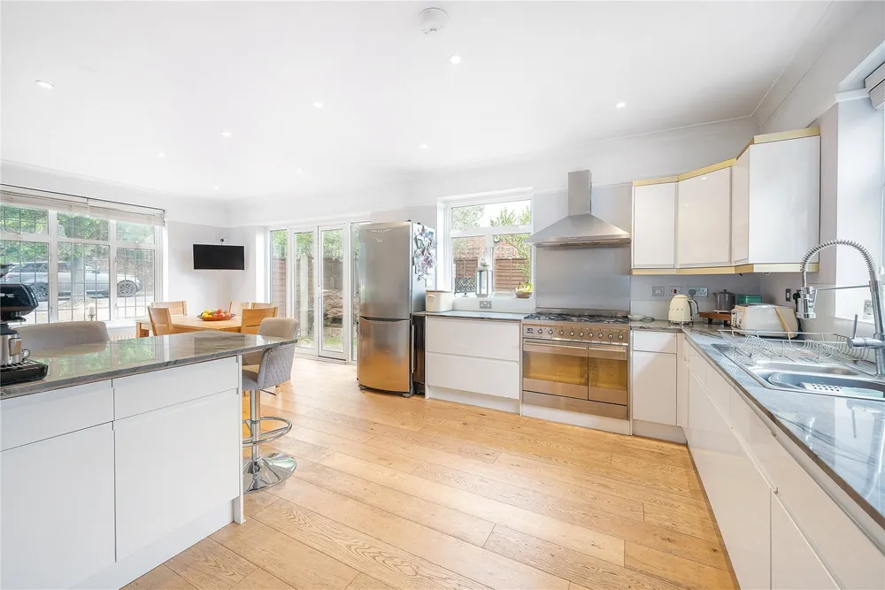 Sutherland Grove, Southfields, London, SW18