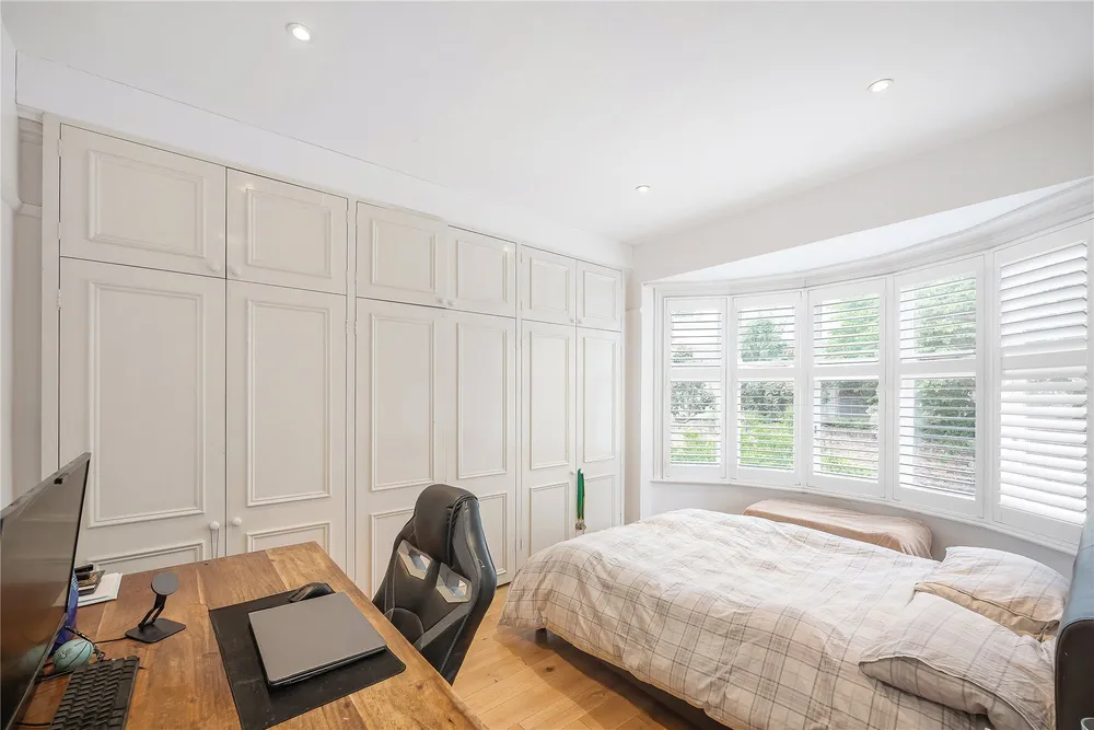 Sutherland Grove, Southfields, London, SW18