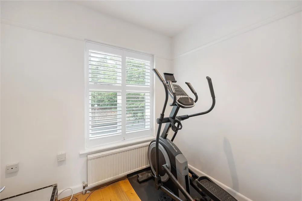 Sutherland Grove, Southfields, London, SW18