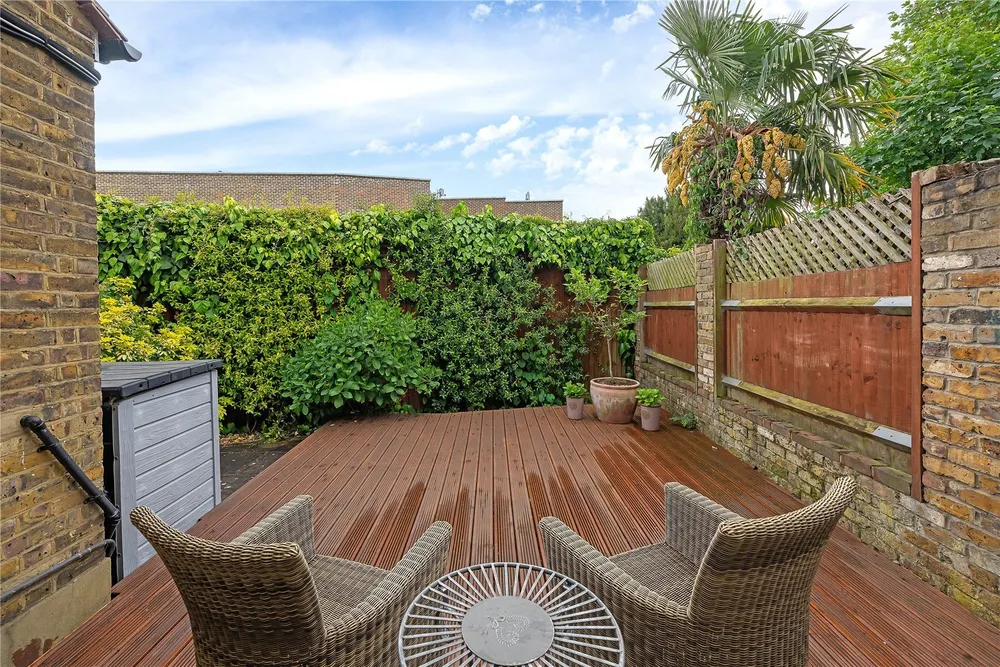 Sutherland Grove, Southfields, London, SW18