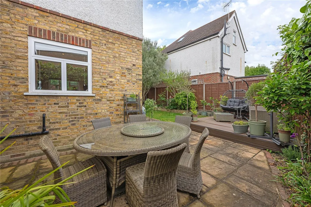 Sutherland Grove, Southfields, London, SW18