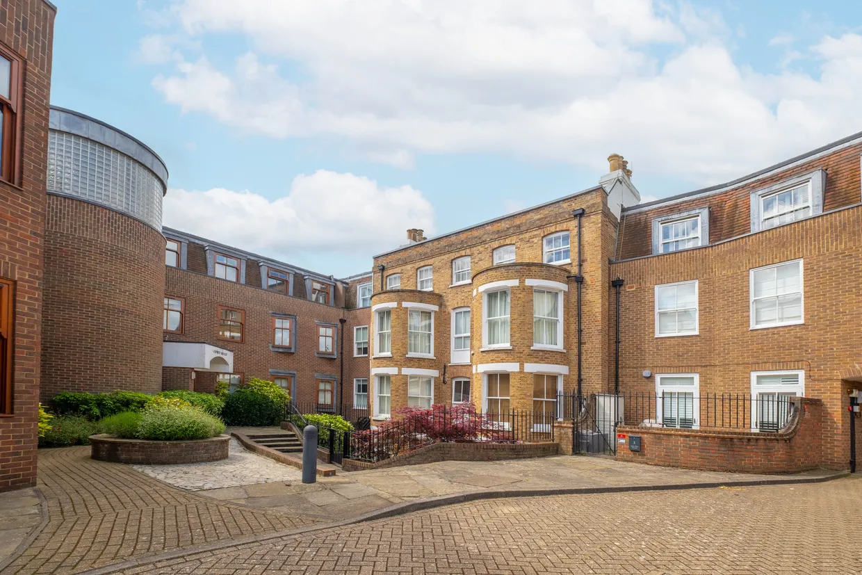 Lower Square, Isleworth, TW7 photo 1