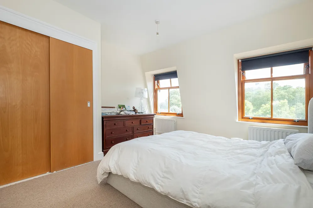 Lower Square, Isleworth, TW7 photo 7