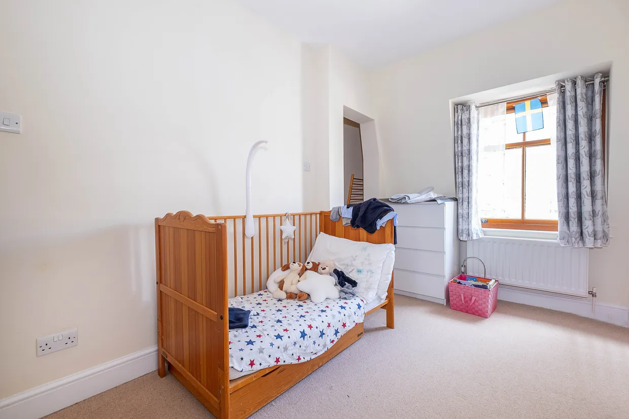 Lower Square, Isleworth, TW7 photo 8