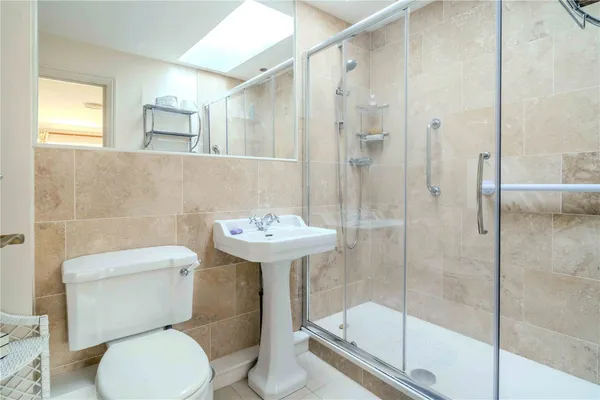 John Rushout Court, Northwick Park, GL56 photo 10