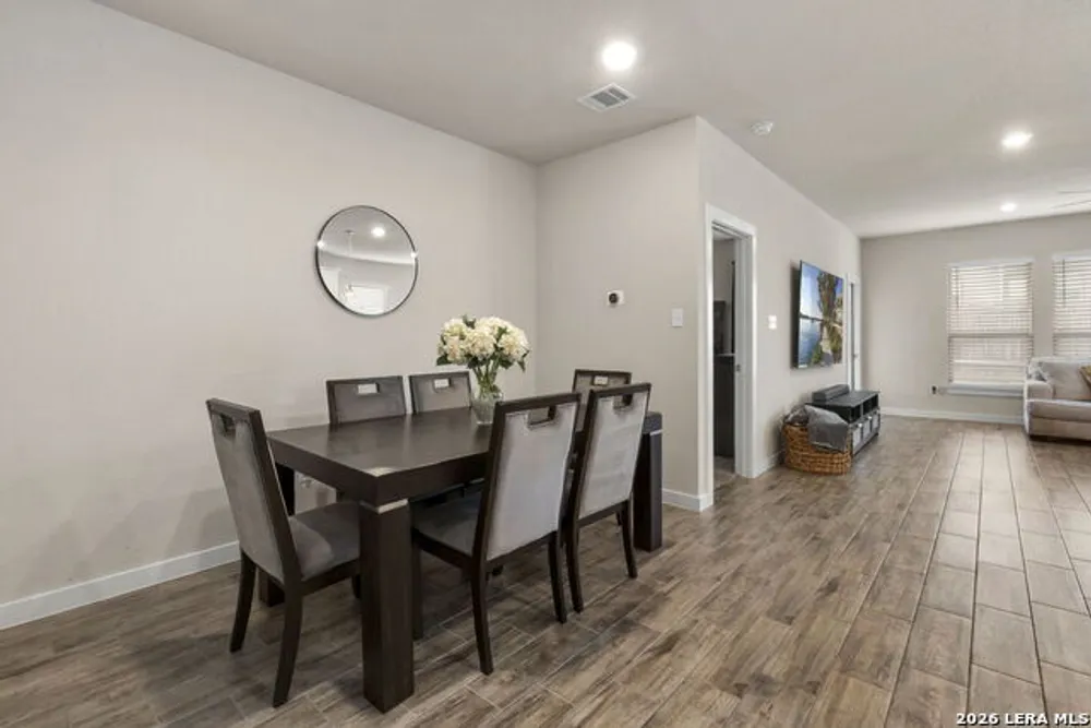 6211 Fox Peak Dr, San Antonio, TX 78247
