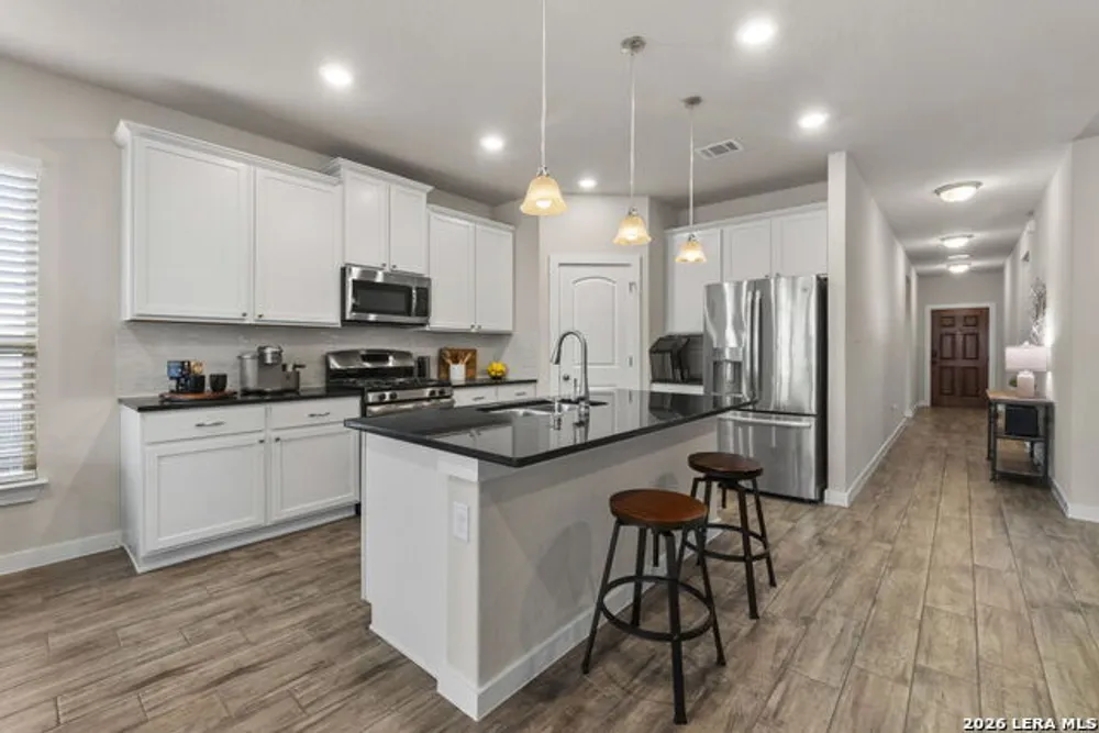 6211 Fox Peak Dr, San Antonio, TX 78247