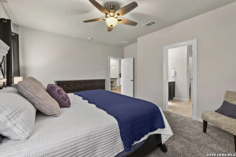 6211 Fox Peak Dr, San Antonio, TX 78247