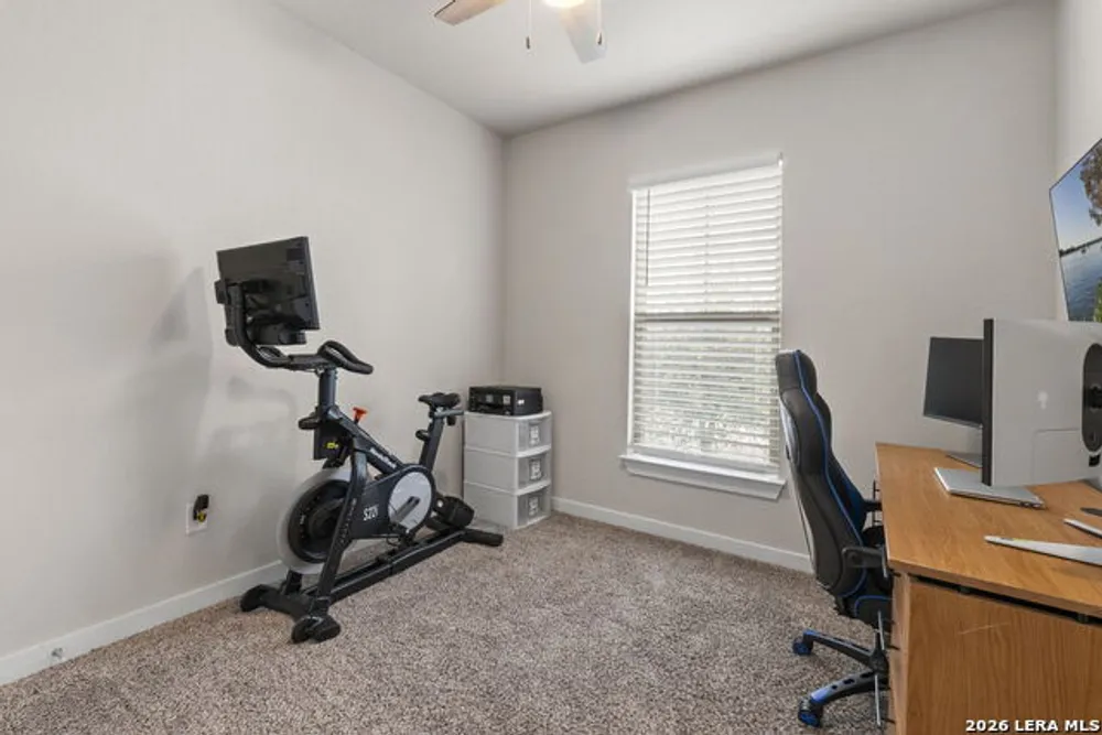 6211 Fox Peak Dr, San Antonio, TX 78247