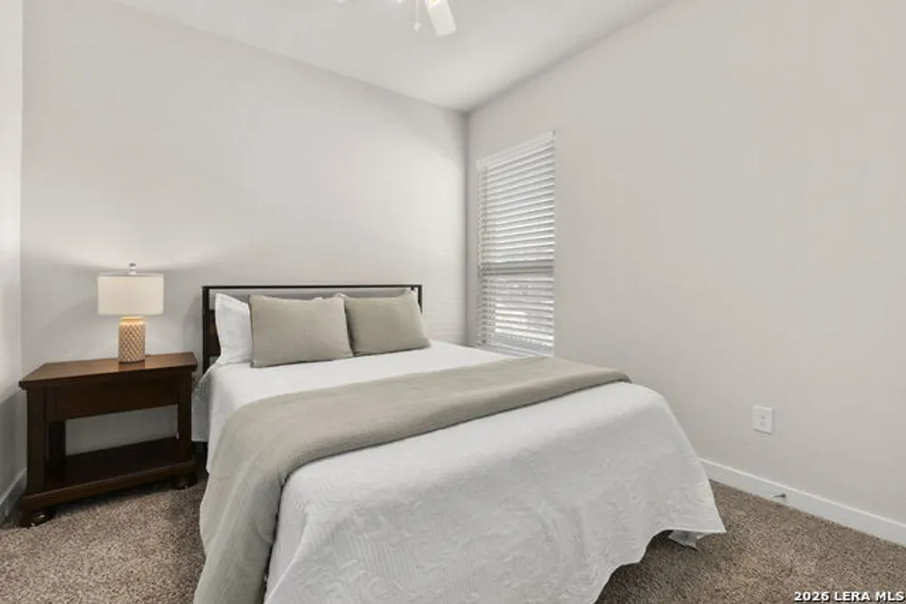 6211 Fox Peak Dr, San Antonio, TX 78247