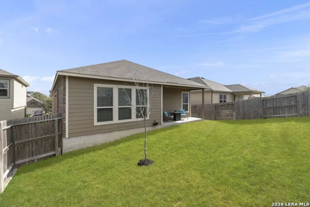 6211 Fox Peak Dr, San Antonio, TX 78247