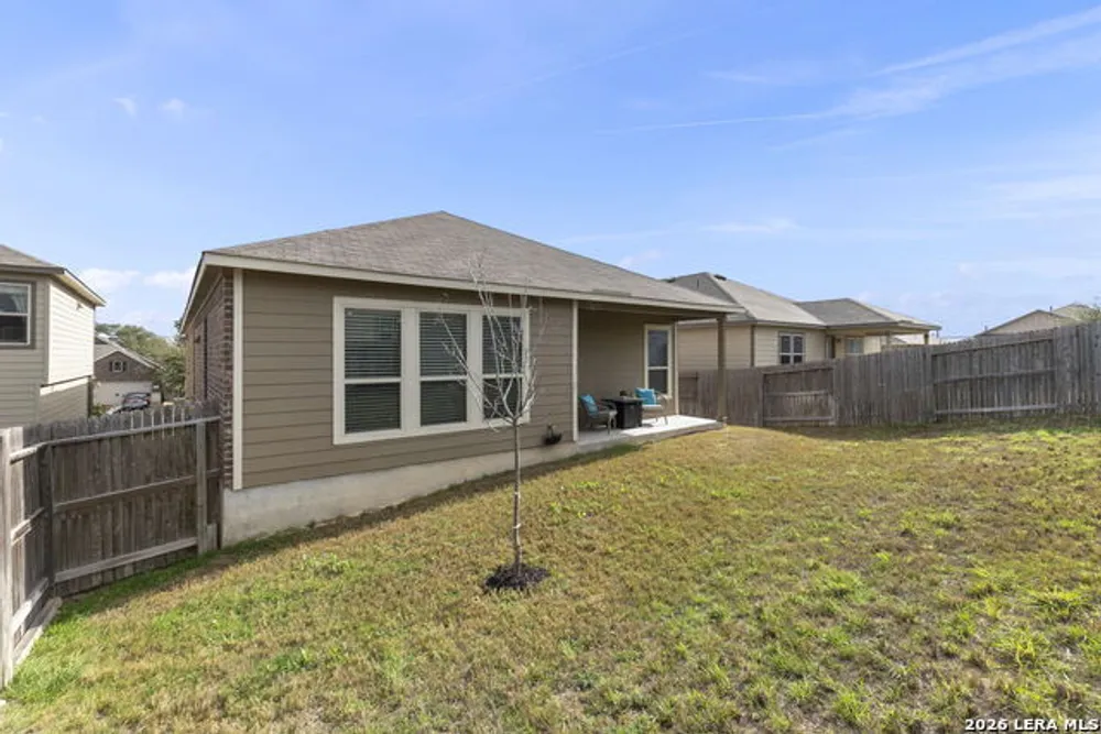 6211 Fox Peak Dr, San Antonio, TX 78247