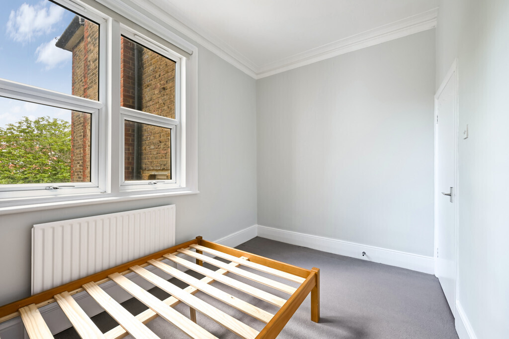 42 (Flat 2) Riggindale Road, Streatham Park, London, SW16 1QJ Image 9