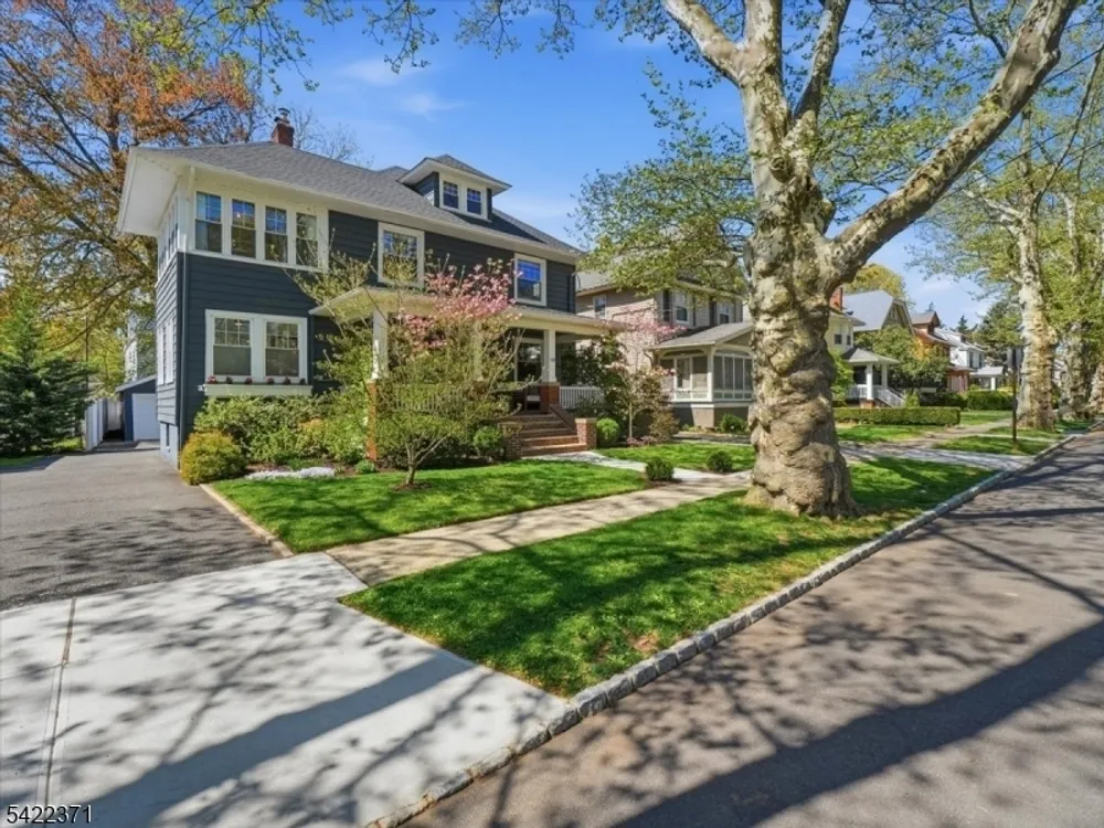 14 Evergreen Ave, Bloomfield, NJ 07003