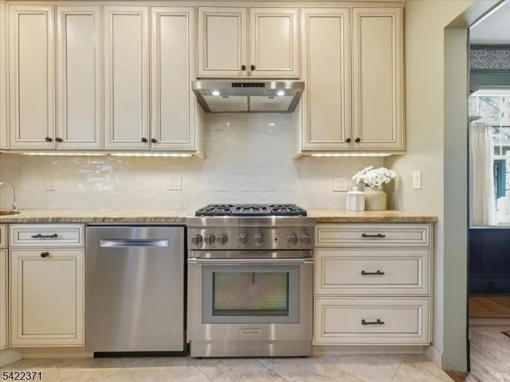 14 Evergreen Ave, Bloomfield, NJ 07003