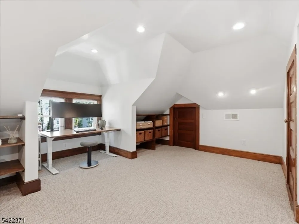 14 Evergreen Ave, Bloomfield, NJ 07003