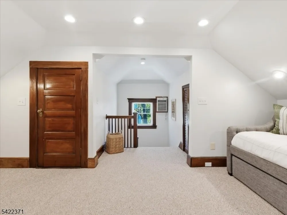14 Evergreen Ave, Bloomfield, NJ 07003