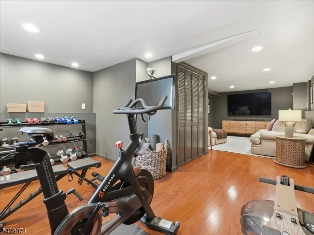14 Evergreen Ave, Bloomfield, NJ 07003