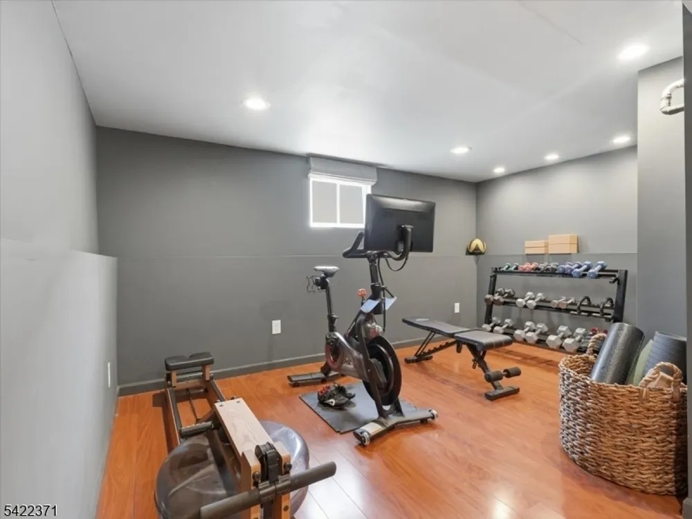 14 Evergreen Ave, Bloomfield, NJ 07003