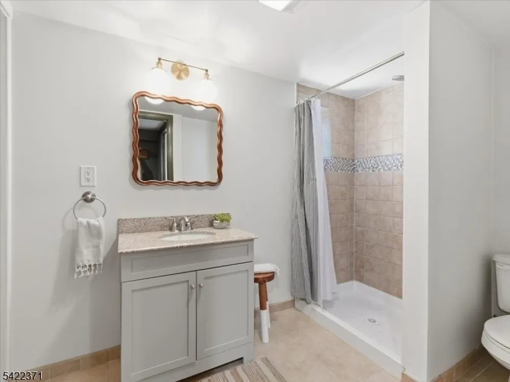 14 Evergreen Ave, Bloomfield, NJ 07003