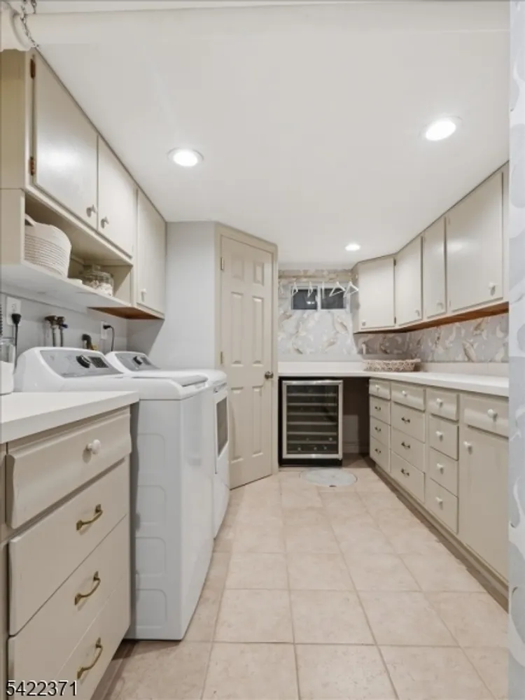 14 Evergreen Ave, Bloomfield, NJ 07003