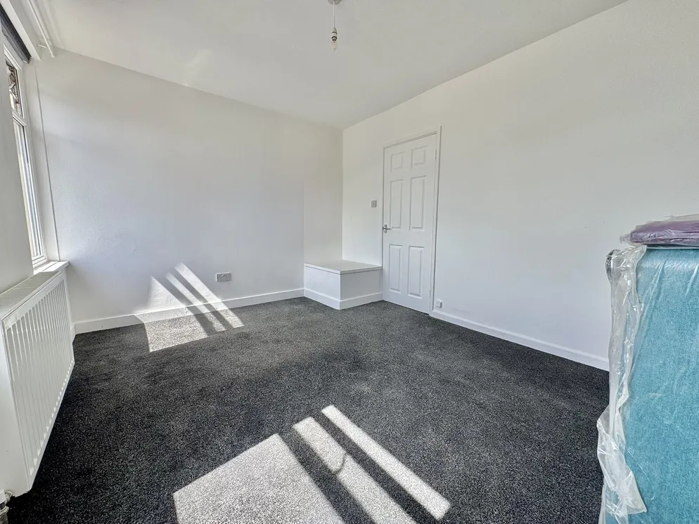 Property carousel item 12