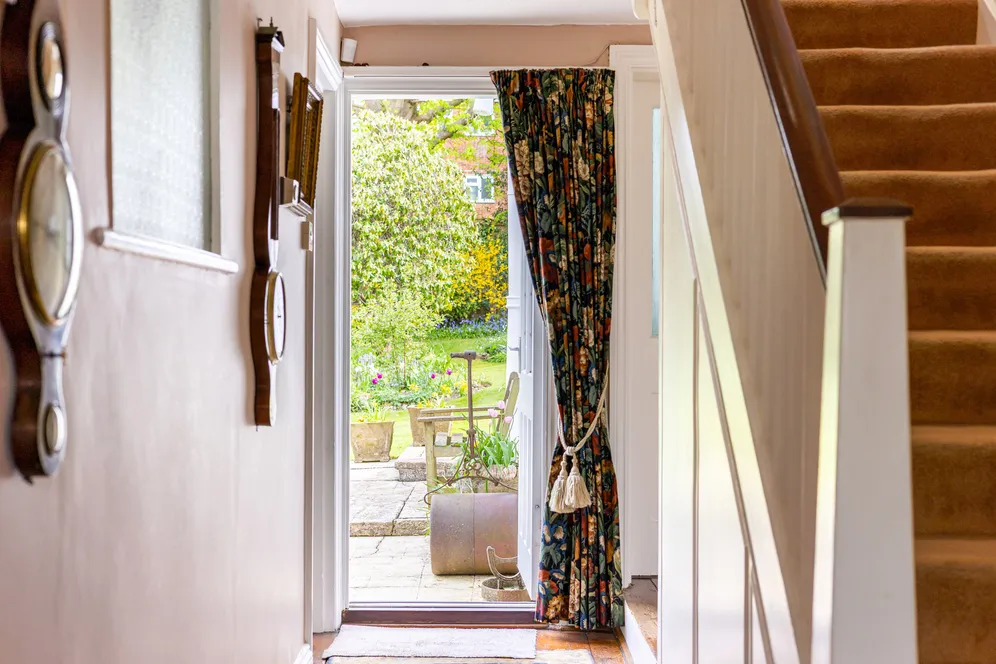 California Lane, Bushey Heath, WD23 photo 4