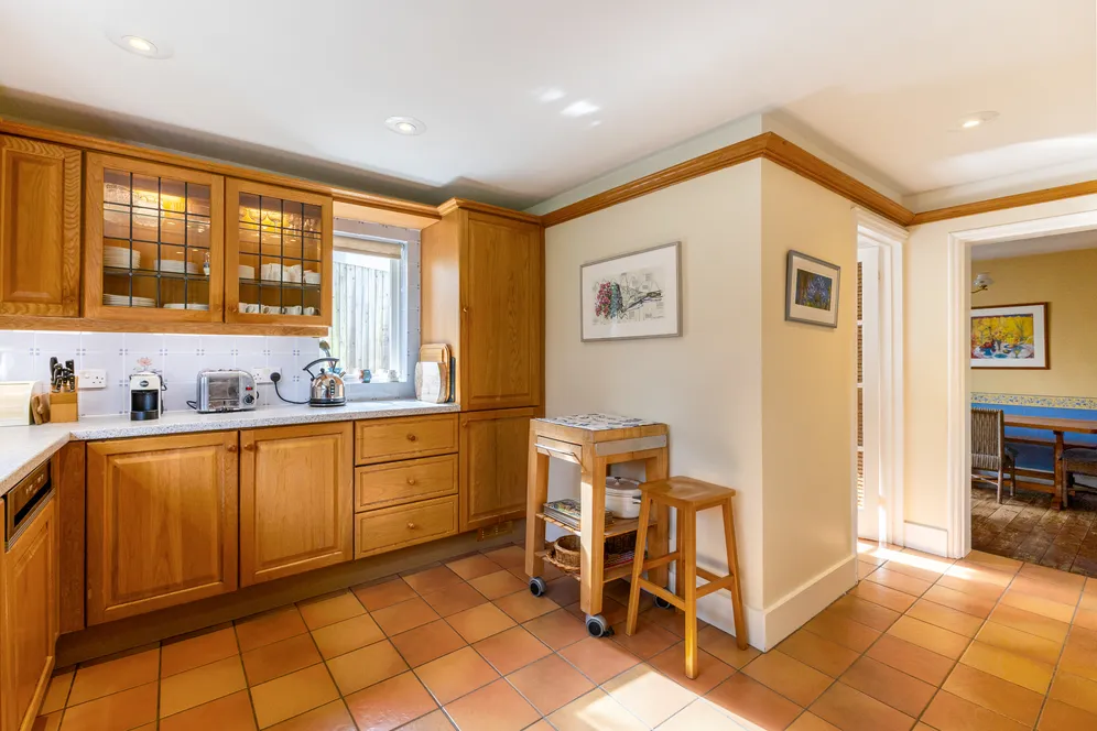 California Lane, Bushey Heath, WD23 photo 11