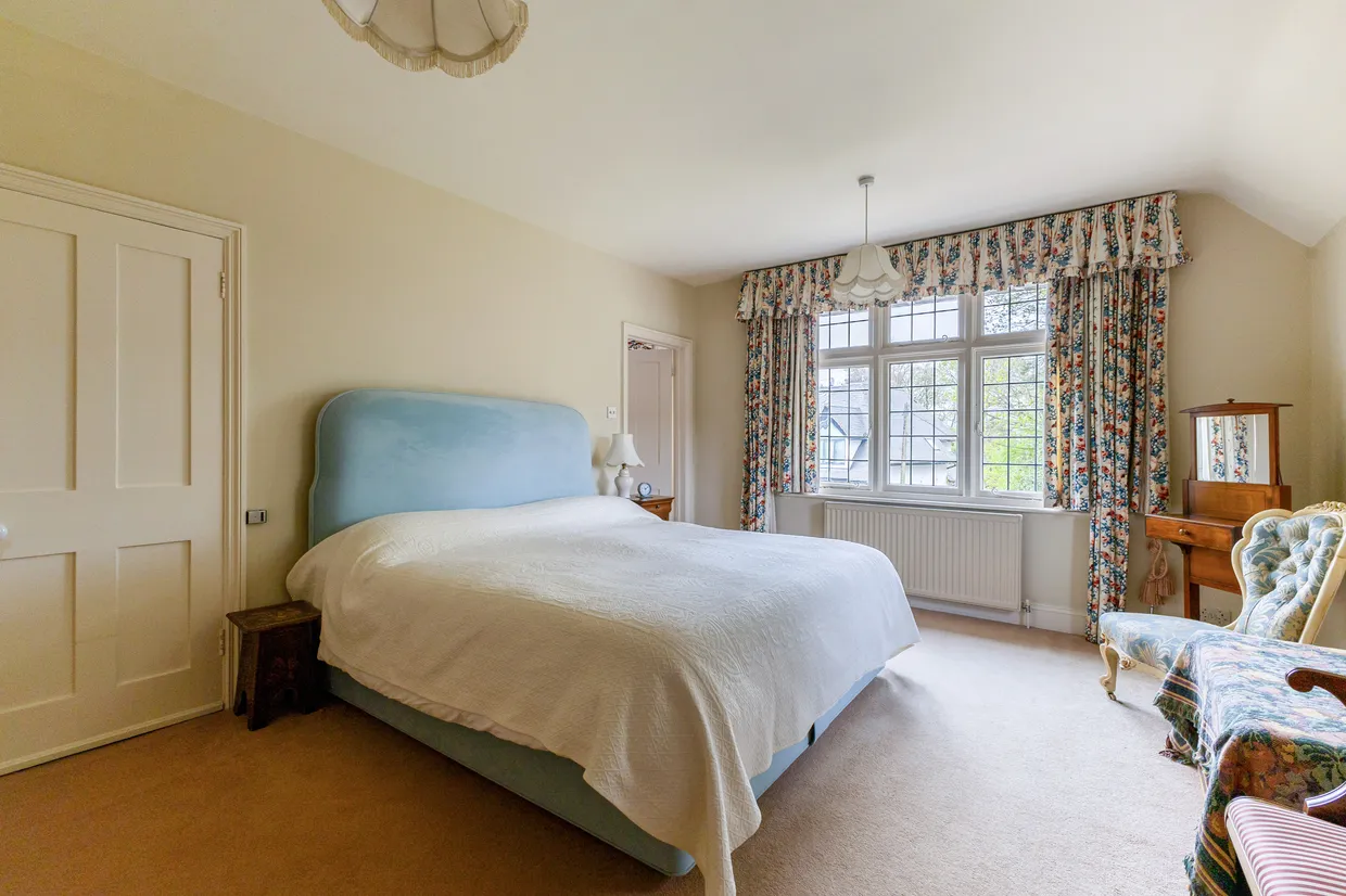 California Lane, Bushey Heath, WD23 photo 16