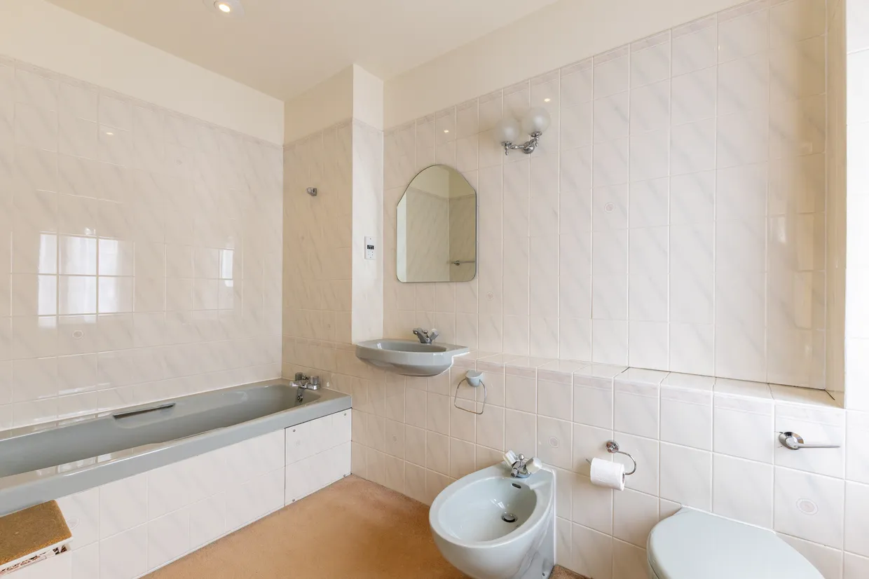 California Lane, Bushey Heath, WD23 photo 17