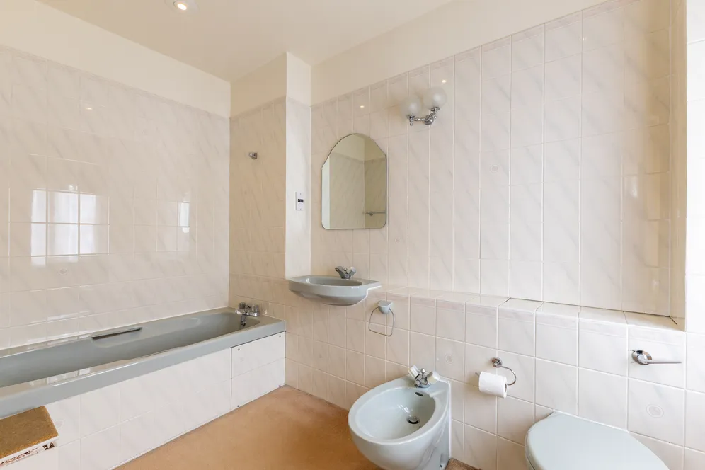 California Lane, Bushey Heath, WD23 photo 17
