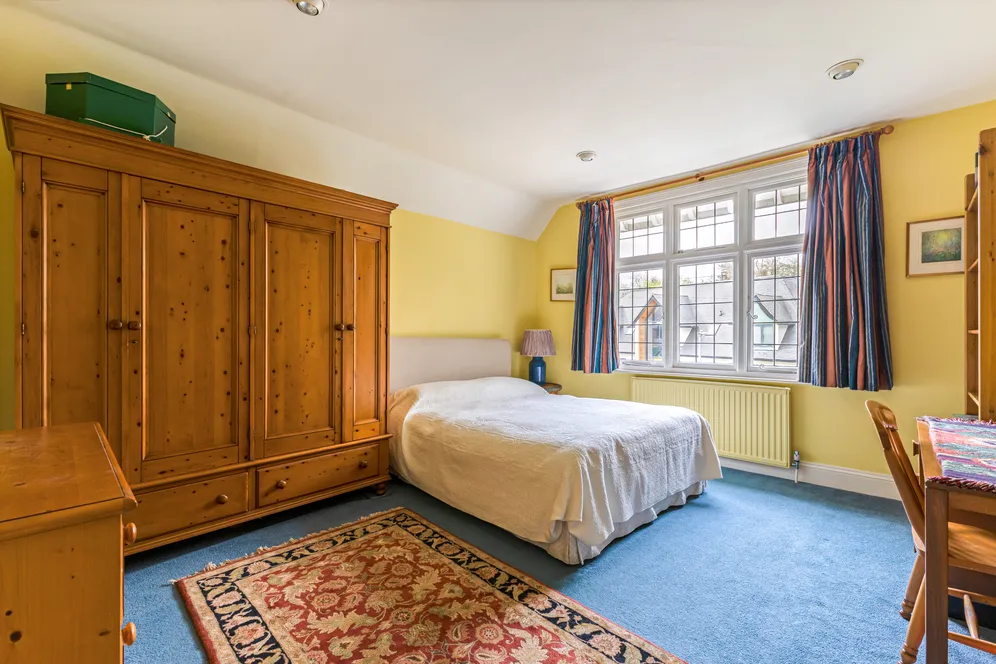 California Lane, Bushey Heath, WD23 photo 18