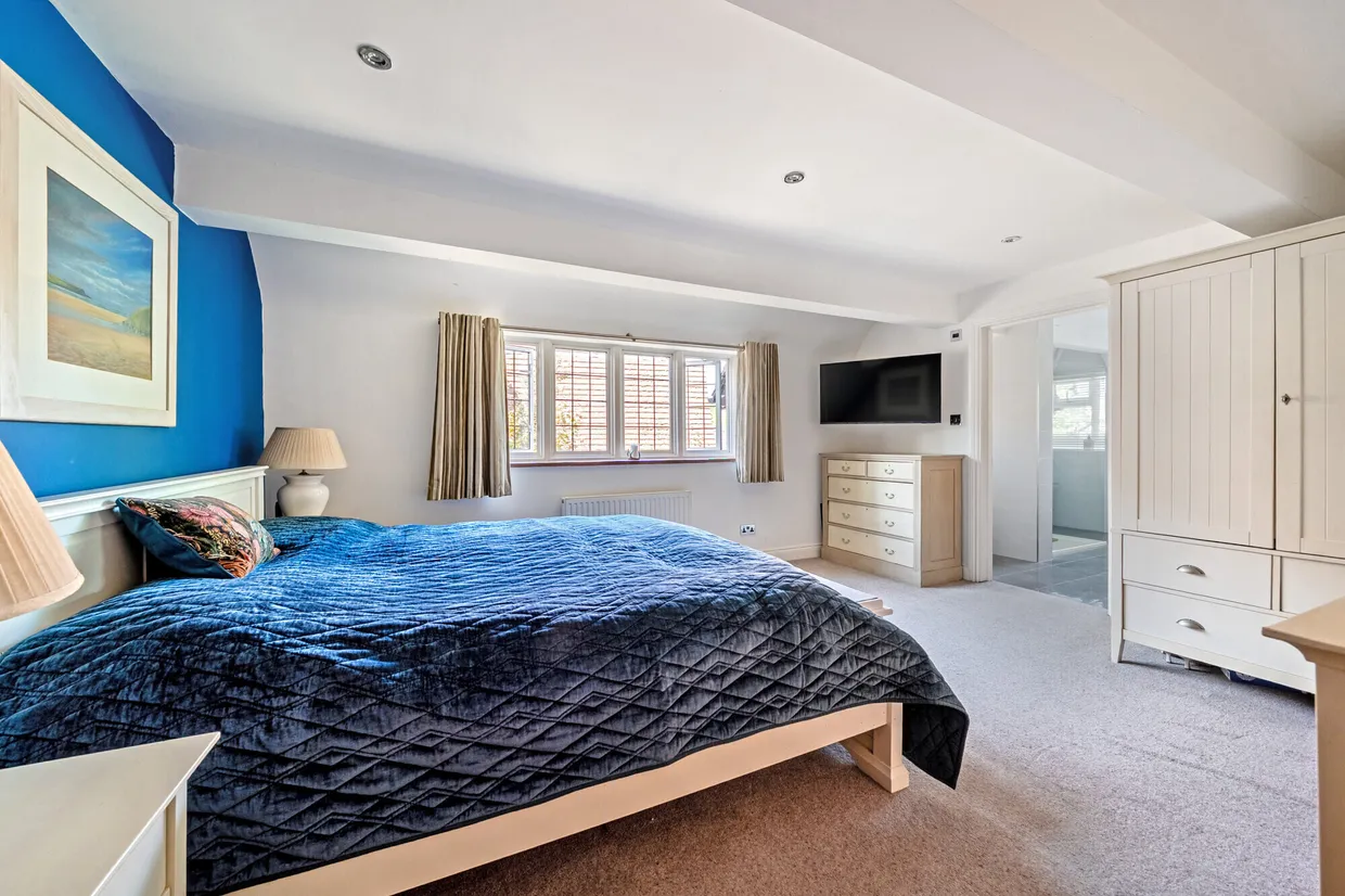 Riverside, Staines-Upon-Thames, TW19 photo 12