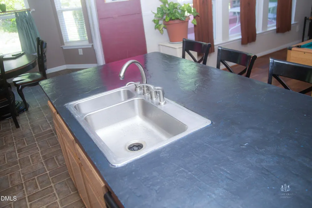 100 Dockrail Ct, Garner, NC 27529