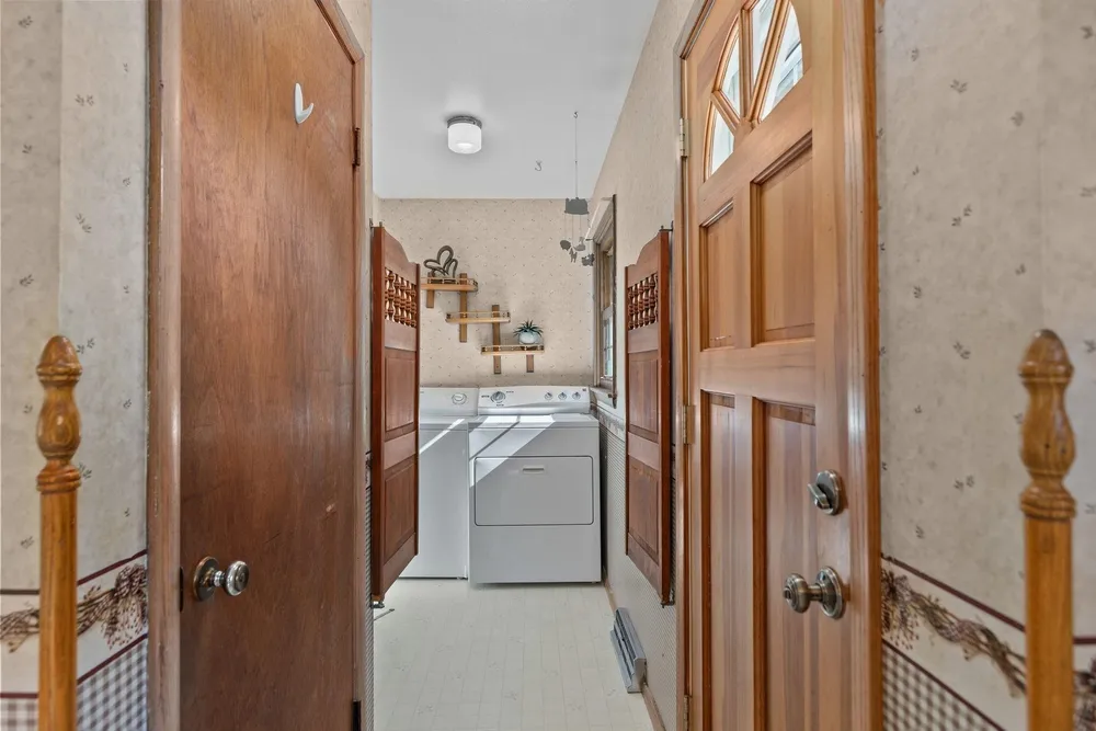 617 Marcella Ave, Combined Locks, WI 54113