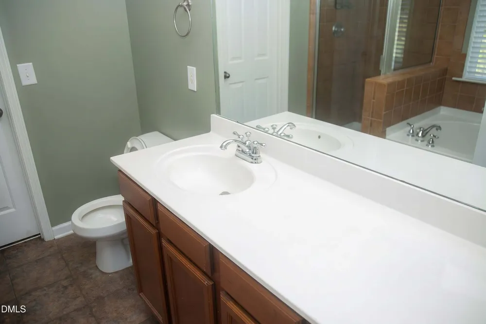 100 Dockrail Ct, Garner, NC 27529