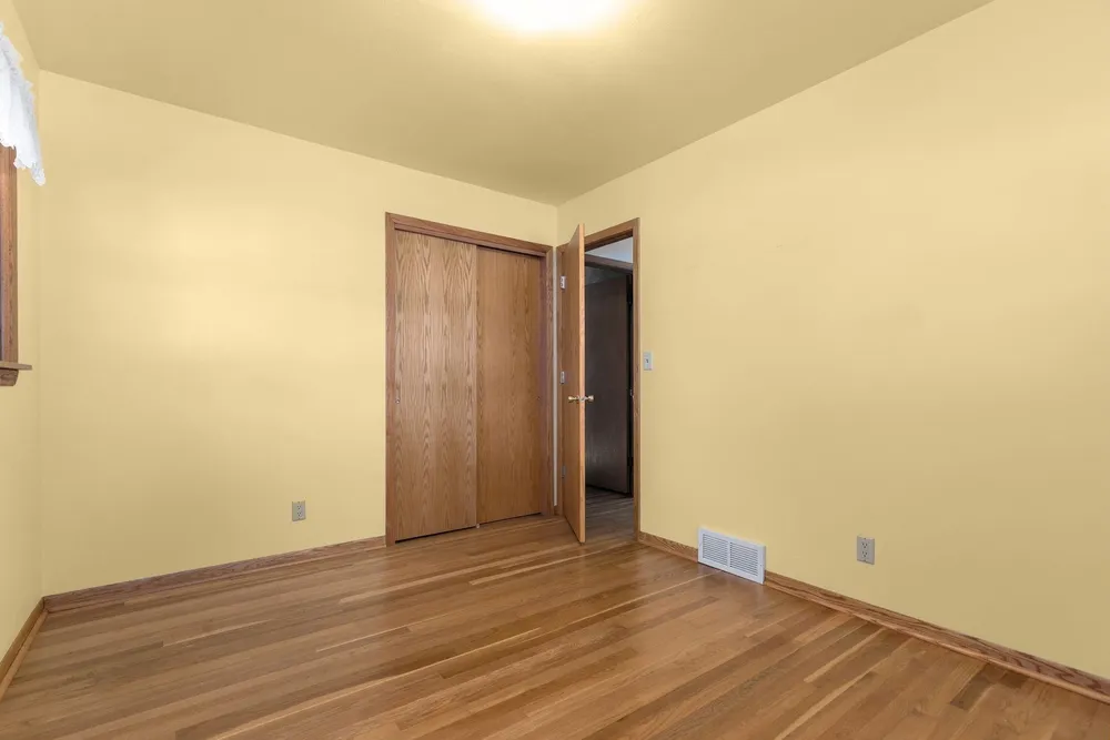 617 Marcella Ave, Combined Locks, WI 54113