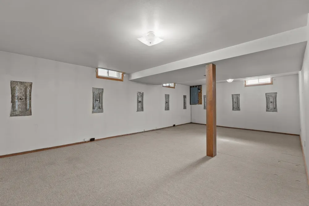 617 Marcella Ave, Combined Locks, WI 54113
