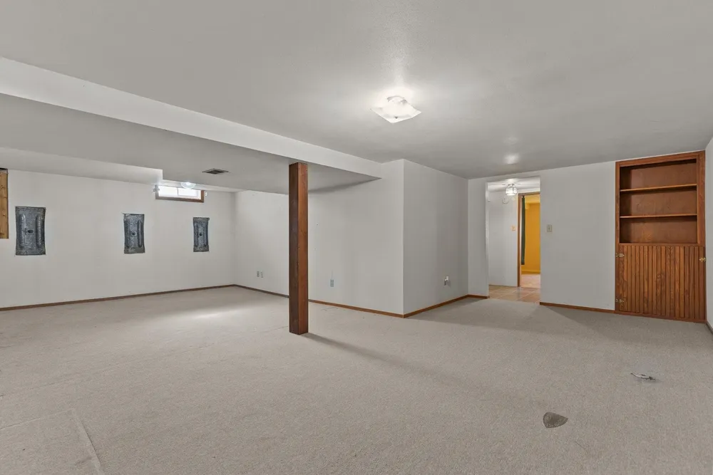 617 Marcella Ave, Combined Locks, WI 54113