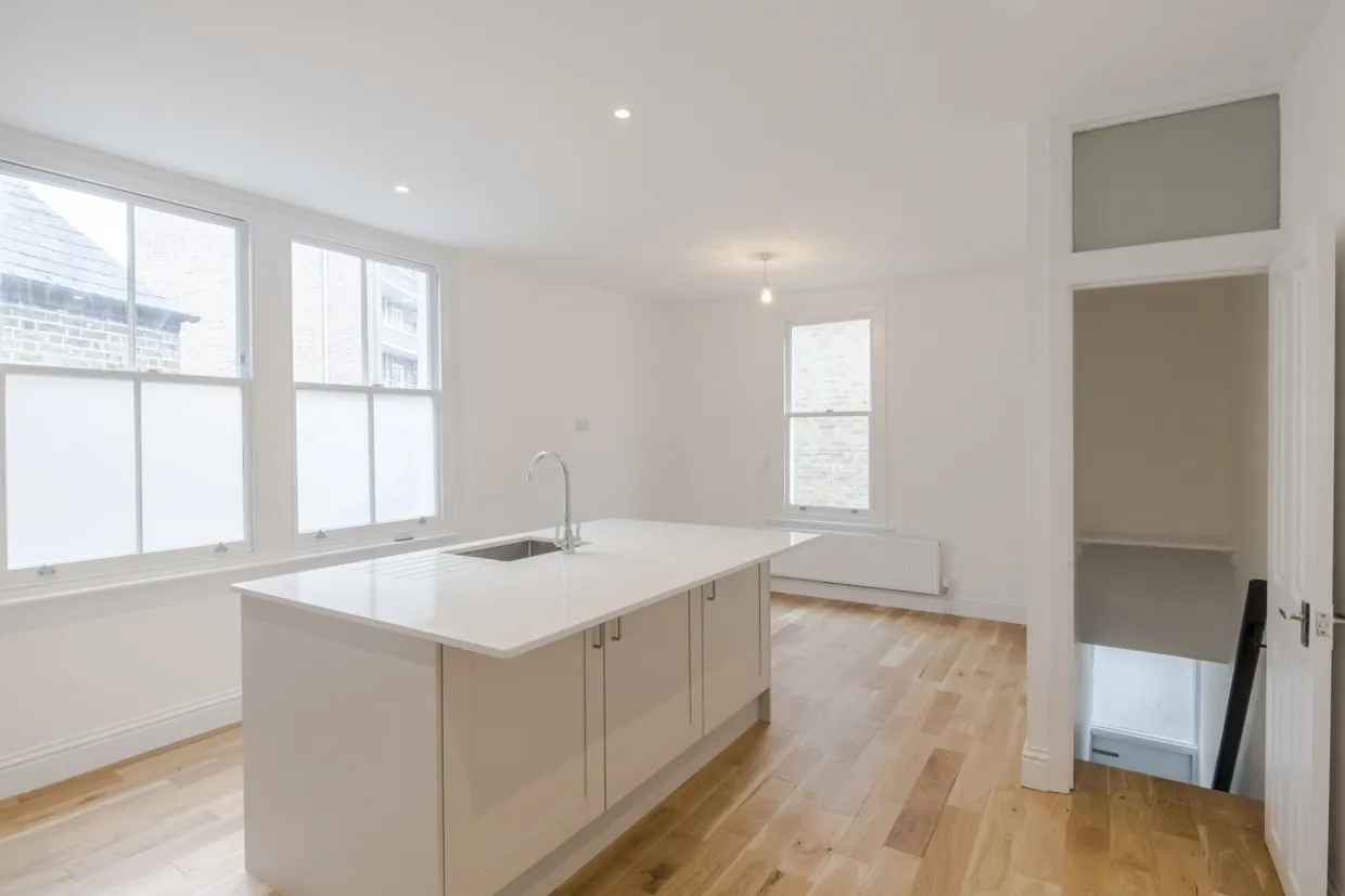 Lynn Road London SW12 photo 2