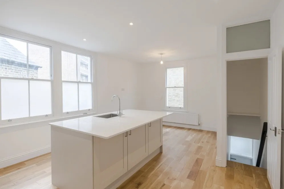 Lynn Road London SW12 photo 2