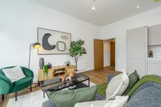 1 Lakeside Close Staines Upon Thames TW18 photo 1