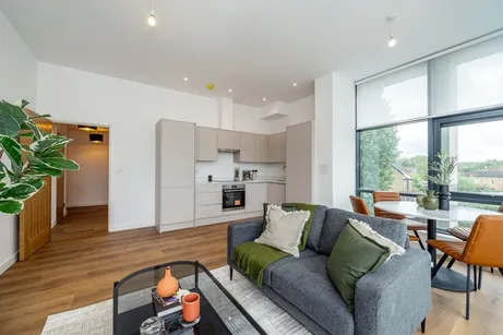 1 Lakeside Close Staines-upon-thames TW18