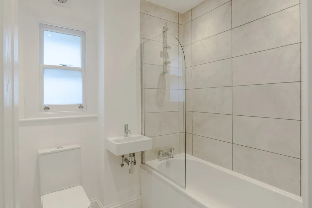 Lynn Road London SW12 photo 9