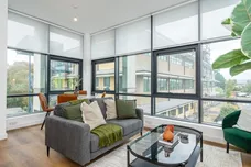 1 Lakeside Close Staines-upon-thames TW18 photo 2