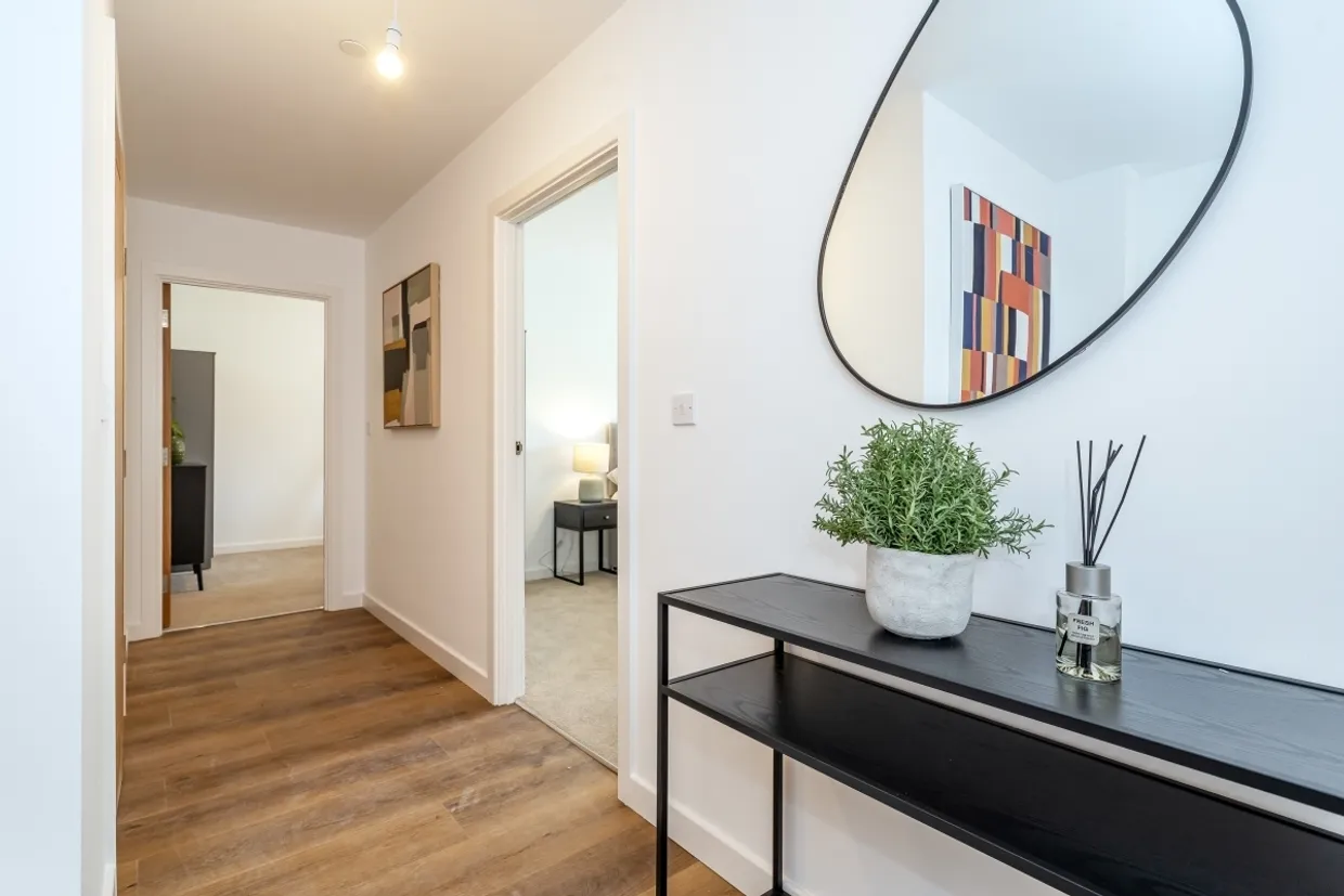 1 Lakeside Close Staines-upon-thames TW18 photo 6
