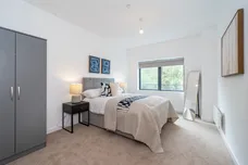 1 Lakeside Close Staines-upon-thames TW18 photo 7