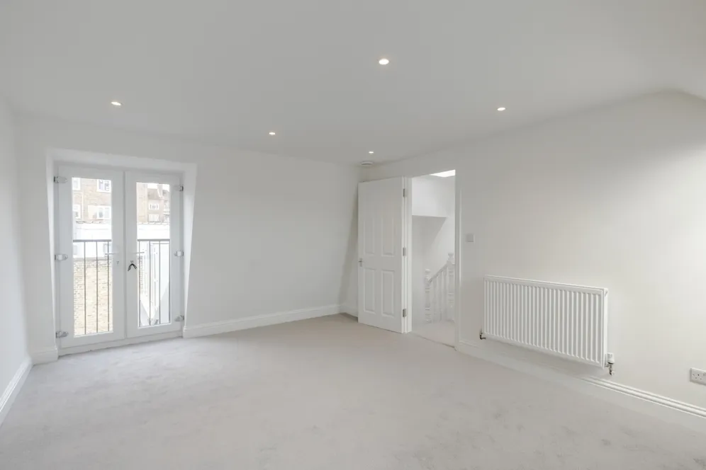 Lynn Road London SW12 photo 13