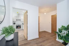 1 Lakeside Close Staines-upon-thames TW18 photo 7