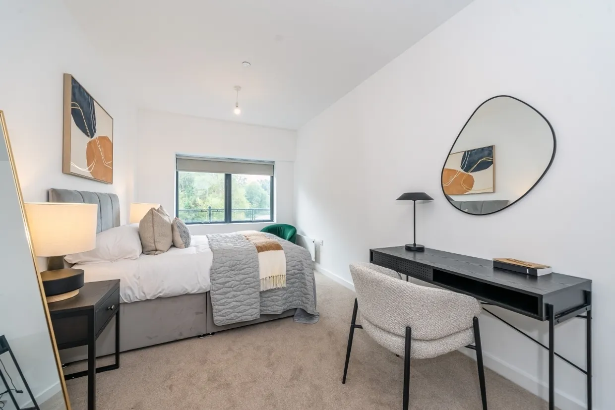 1 Lakeside Close Staines-upon-thames TW18 photo 8